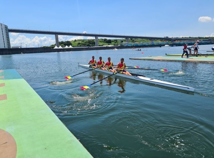 Echipajul de patru rame masculin, argint la canotaj. A treia medalie pentru România la JO