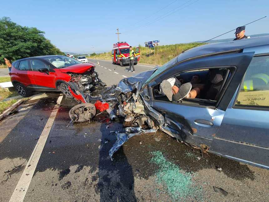 Accident rutier produs de un şofer beat, în Hunedoara / Trei oameni au fost răniţi