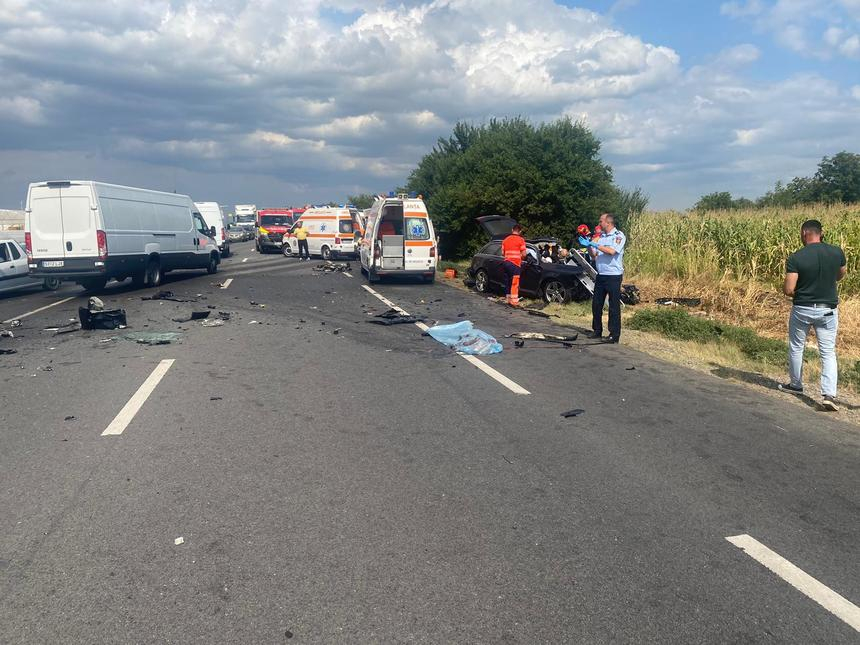 Ialomiţa: Doi morţi şi un rănit, un copil de 10 ani, într-un accident produs pe DN 2