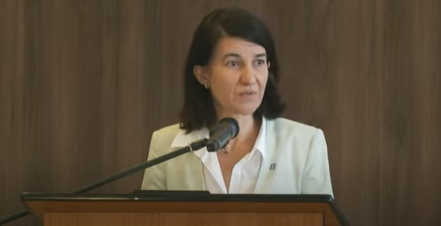 Violeta Alexandru: Noi suntem oameni civilizaţi, suntem oameni respectuoşi, oameni care ne concentrăm pe treabă nu pe aruncat tot felul de jigniri instituţiei preşedintelui PNL