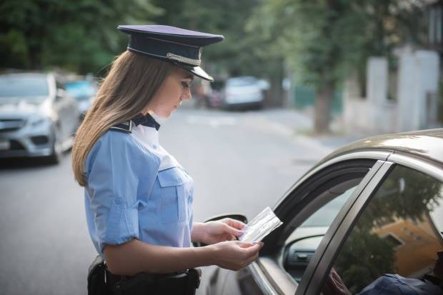 Opt mii de poliţişti vor acţiona, în întreaga ţară, în week-end-ul de Sfânta Maria/ Dintre aceştia, 2.000 sunt de la Rutieră. Cele mai aglomerate rute, A2 şi DN 1, monitorizate din elicopter/ Peste 6.000 de jandarmi vor asigura ordinea publică