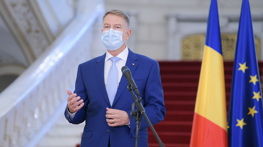 Klaus Iohannis a promulgat legea privind unele măsuri pentru prevenirea şi combaterea antiţigănismului