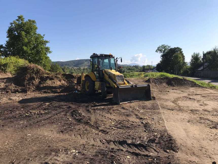 Apele Române: Dig de pe malul stâng al râului Tisa, distrus la Sighetu Marmaţiei din cauza unor lucrări ilegale de terasamente – FOTO