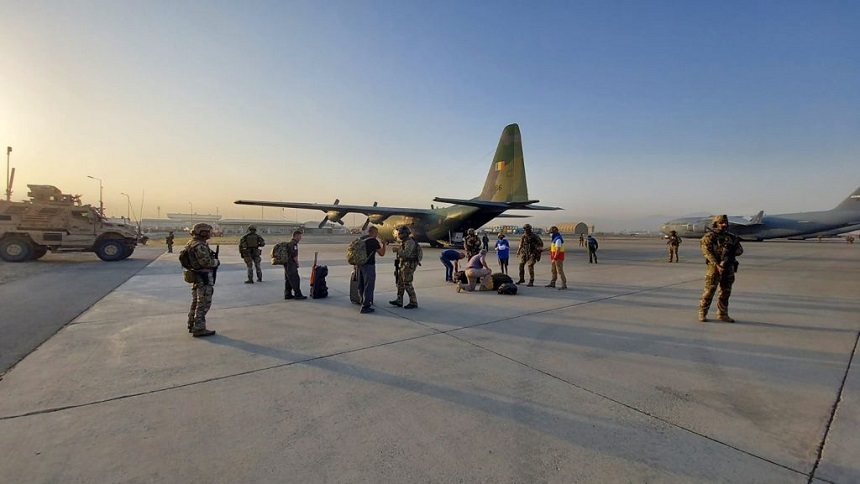 MAE – Un grup de 14 cetăţeni români a ajuns în incinta aeroportului din Kabul şi urmează să fie evacuat