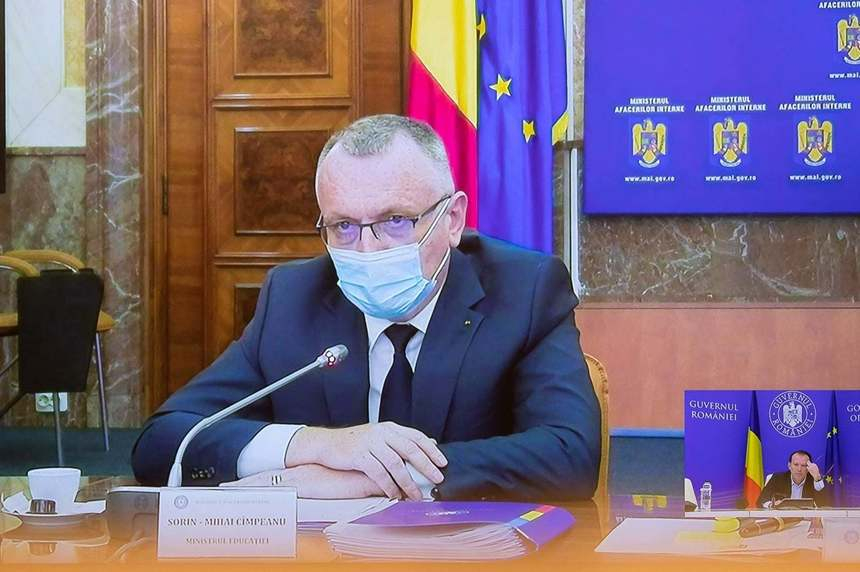 Sorin Cîmpeanu: Consiliul Naţional al Elevilor agrează scenariul învăţământului online, în cazurile când incidenţa este peste 6 la mie