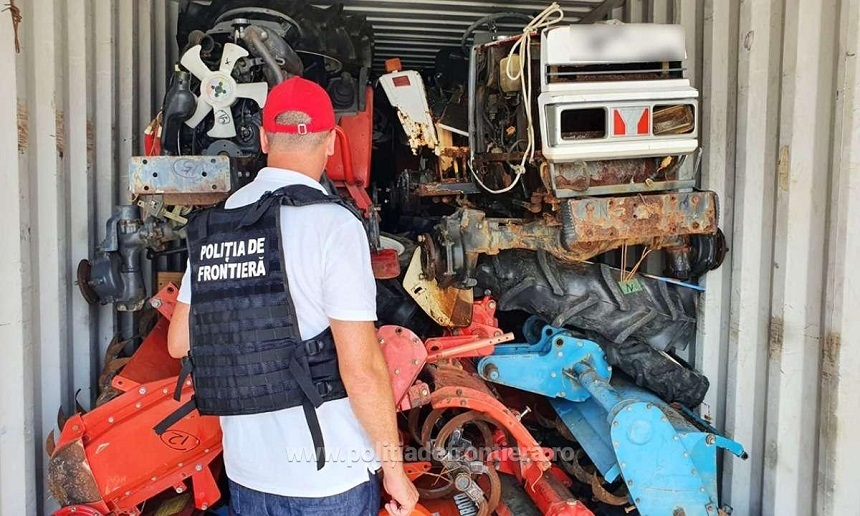 Zeci de piese şi dispozitive agricole cu grad avansat de uzură, descoperite într-un container sosit din Japonia în Portul Constanţa Sud Agigea – FOTO