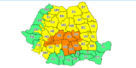 Meteorologii anunţă instabilitate atmosferică temporar accentuată, cantităţi de apă însemnate, descărcări electrice în cea mai mare parte a ţării până luni dimineaţă / Avertizare cod portocaliu pentru sudul Transilvaniei, nordul Olteniei şi al Munteniei