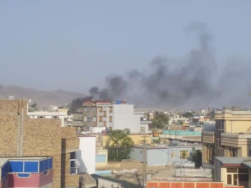 UPDATE – Explozie puternică în apropierea aeroportului din Kabul. O rachetă ar fi lovit o casă – VIDEO