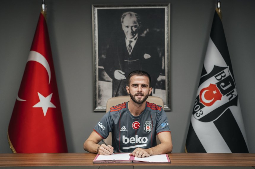 FC Barcelona l-a împrumutat pe Pjanic la Beşiktaş