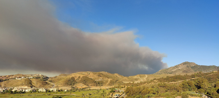 Sute de persoane evacuate în sudul Spaniei, în urma unui incendiu de pădure, provocat, suspectează autorităţile