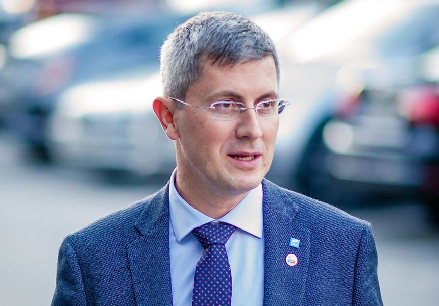 Dan Barna: Acest premier nu mai are resursele nici morale, nici de competenţă. Din păcate, am constat că ele nu au existat niciodată / Când premierul nu reuşeşte să se ridice la nivelul Cabinetului său, e necesar un nou premier