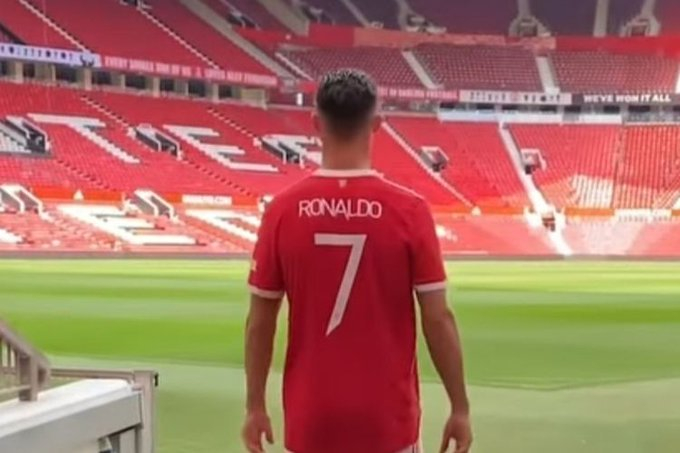 Manchester United a vândut tricouri ale lui Ronaldo în valoarea de aproape 220 de milioane de euro într-o săptămână