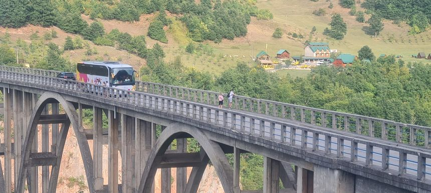 Mădălina Balaiban, Hello Holidays: Mai cumpărăm un autocar, de 500.000 de euro. Anul viitor vom avea chartere spre Bulgaria în fiecare zi, din toate marile oraşe ale ţării. Cererea pentru vacanţe în acest an a crescut foarte mult faţă de 2020