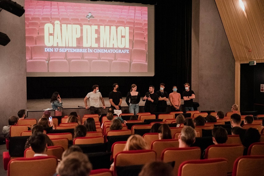 „Câmp de maci”, unul dintre cele mai premiate filme româneşti ale anului, refuzat de mai multe cinematografe din ţară