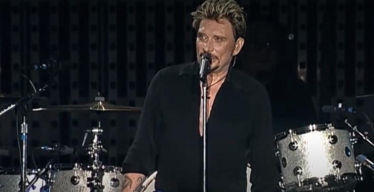 Un album live al concertelor susţinute de Johnny Hallyday în 2003, la Bercy, lansat