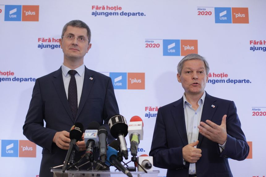 Dan Barna, atacuri la Dacian Cioloş, într-un mesaj pentru membrii USR PLUS: Contracandidatul nostru alege să arunce o umbră pe toţi membrii exUSR, într-o vânătoare de vrăjitoare menită parcă să divizeze iremediabil, nu să unească