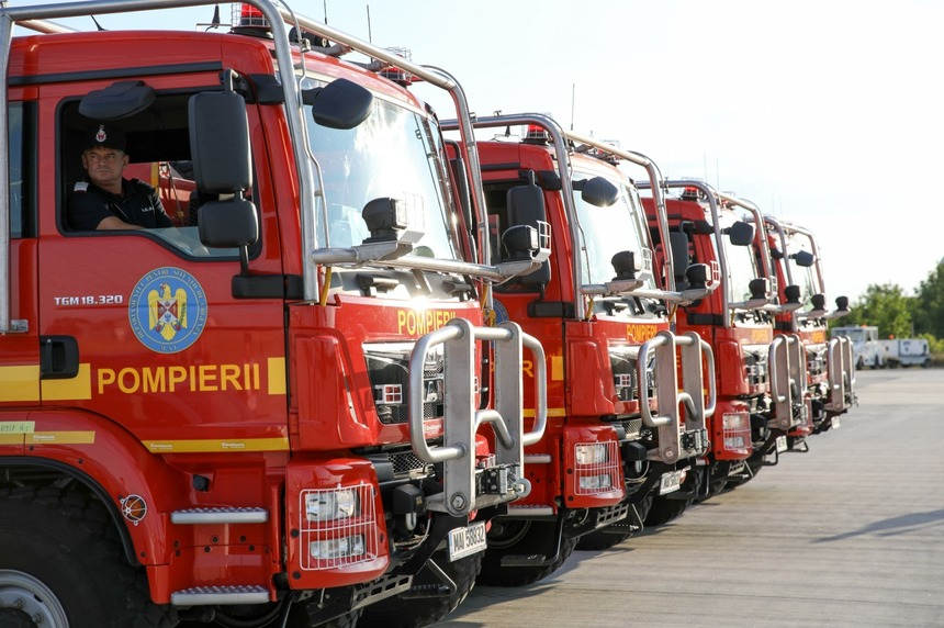 Prima misiune a modulului românesc de stins incendii, în Franţa – 19 pompieri cu 4 autospeciale au acţionat în zona Quartier Le Frayot, din Sud-Vestul Franţei – VIDEO