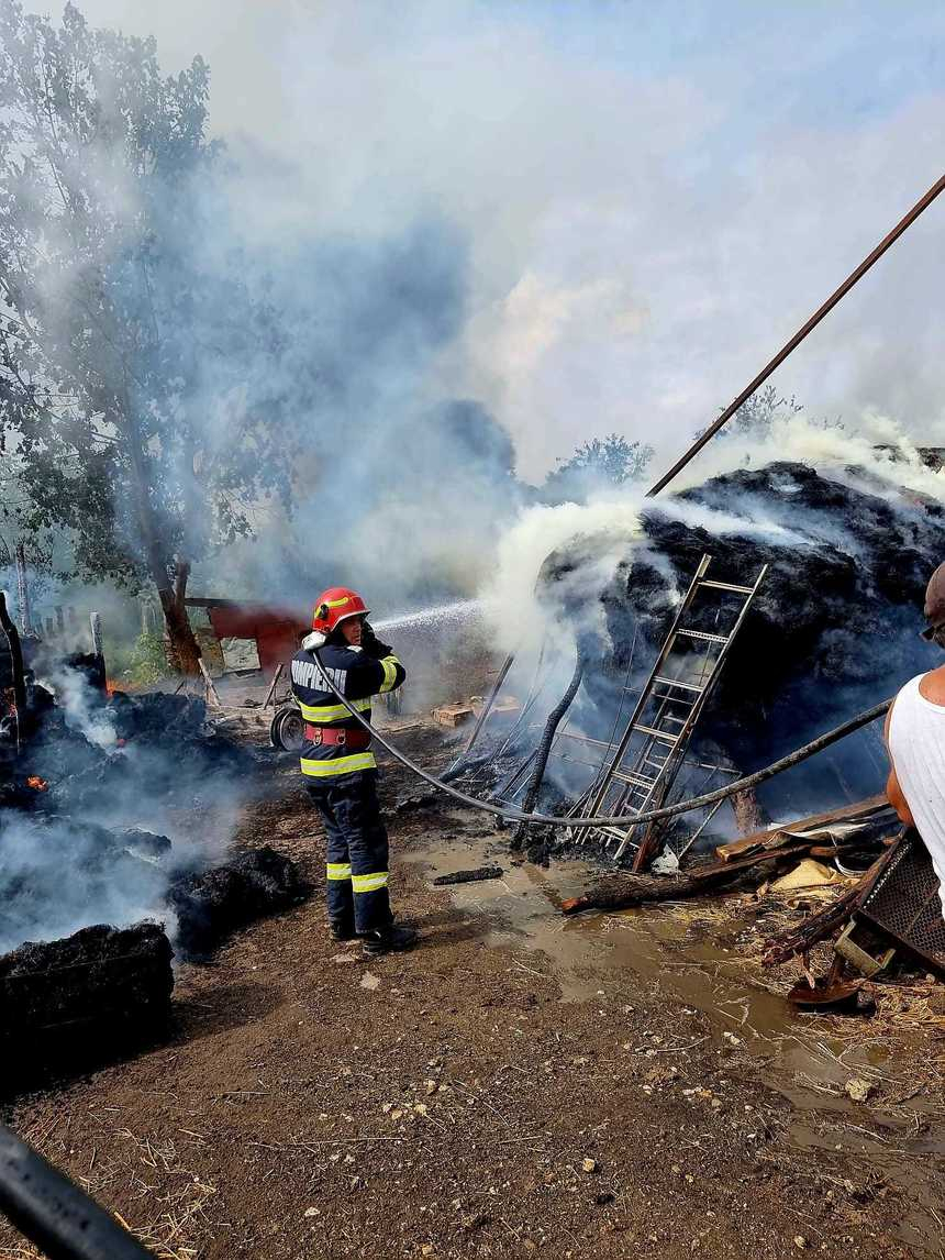 Giurgiu: Doi tineri, la spital cu arsuri după ce au încercat să stingă un incendiu izbucnit în curtea unei case/ Focul, stins de pompieri după o intervenţie de trei ore şi jumătate