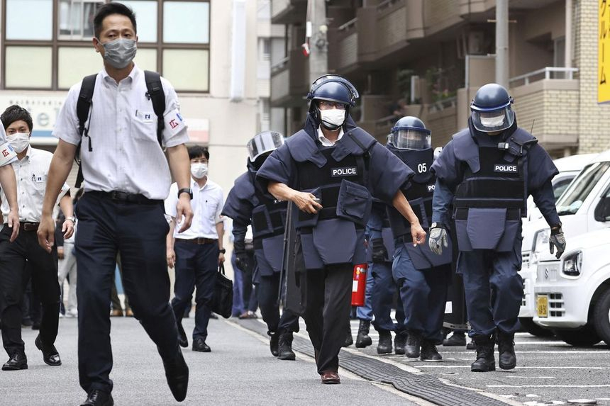 Japonia: Un poliţist băut a adormit pe stradă şi a pierdut documente care conţin datele a 400 de persoane anchetate penal