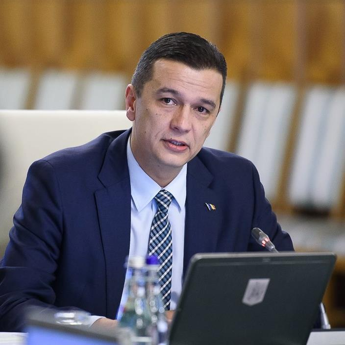 Grindeanu: Guvernul aprobă o Hotărâre privind suportarea costurilor repatrierii românilor afectaţi de zborurile Blue Air şi pentru acordarea unui ajutor financiar de urgenţă / Călătorii pot să ceară despăgubiri, avem un regulament european