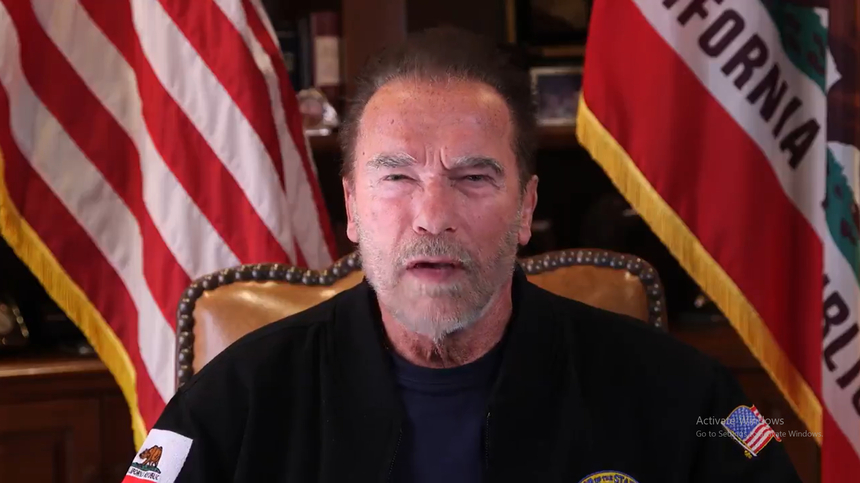 Arnold Schwarzenegger: Miercuri a fost Ziua de cristal chiar aici, în SUA / Preşedintele Trump este un lider ratat. Lucrul bun este că în curând el va fi la fel de irelevant ca un tweet vechi – VIDEO