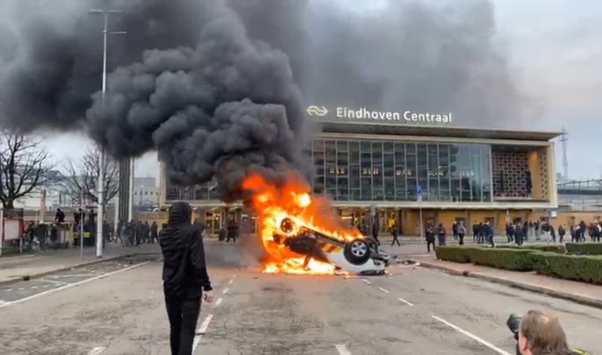 Olanda: Ciocniri între manifestanţi şi forţele de ordine în timpul protestelor faţă de restricţiile din pandemie – VIDEO