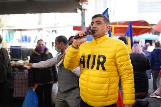 Societatea Timişoara protestează faţă de prezenţa AUR la comemorarea Revoluţiei/ Organizaţia acuză că doi ofiţeri implicaţi în reprimarea Revoluţiei au ajuns parlamentari AUR: Fără demisiile celor doi, George Simion nu se poate alătura comemorărilor