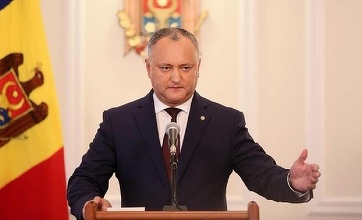 Republica Moldova – Igor Dodon a promulgat legea care limitează puterile prezidenţiale, deşi fusese suspendată de Curtea Constituţională până la discutarea sesizării de neconstituţionalitate depusă partidului preşedintelui ales Maia Sandu