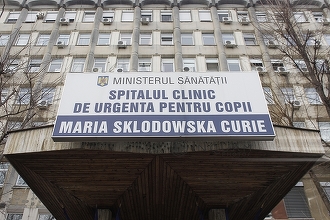 Şeful secţiei ATI nou-născuţi de la Spitalul Marie Curie, despre bebeluşul găsit într-o pungă: Depinde în continuare de aparate / Încă nu poate să tolereze vreo 4 – 5 mililitri de lapte, însă starea lui e una mult îmbunătăţită