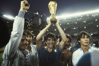 La meciurile din Liga Europa se va ţine un minut de reculegere în memoria lui Paolo Rossi