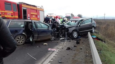 Sibiu – Accident grav pe DN1, între localităţile Avrig şi Porumbacu de Jos – două persoane au murit şi alte trei au fost rănite – FOTO