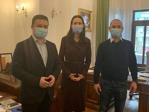 Primarul Sectorului 2: M-am întâlnit cu Clotilde Armand şi cu Ciprian Ciucu. Am abordat împreună problema gunoiului. Am găsit câteva variante, dintre care unele foarte promiţătoare