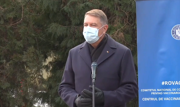 Iohannis: Atmosfera se schimbă, foarte multă lume doreşte să se vaccineze, o schimbare pe care o salut în mod explicit/ Vaccinarea singură nu rezolvă pandemia, până când vom avea foarte mulţi oameni vaccinaţi e nevoie de respectarea cu stricteţe a măsurilor