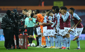 Liverpool în turul patru al Cupei Angliei, după 4-1 cu Aston Villa. Pentru gruparea învinsă, afectată puternic de coronavirus, au evoluat jucători U23 şi U18