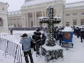 Culoare speciale pentru accesul participanţilor la slujba de Bobotează de la Catedrala Patriarhală de pe Dealul Mitropoliei