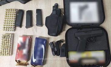 Un pistol, trei încărcătoare şi 100 de cartuşe, găsite în Portul Constanţa într-un container cu bunuri personale sosit din SUA pentru un bărbat de 70 de ani