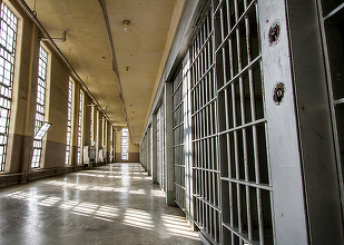Deţinut găsit spânzurat la Penitenciarul Drobeta-Turnu Severin
