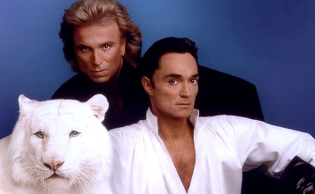 Siegfried Fischbacher, parte a celebrului duo de iluzionişti Siegfried & Roy, a murit la vârsta de 81 de ani