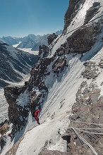 Alpinistul Alex Găvan renunţă pentru moment la ascensiunea pe K2 – FOTO