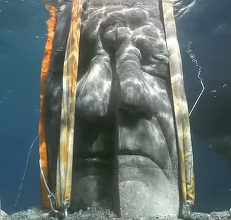 Şase sculpturi, realizate de artistul britanic Jason deCaires, au fost instalate pe fundul mării la Cannes – VIDEO