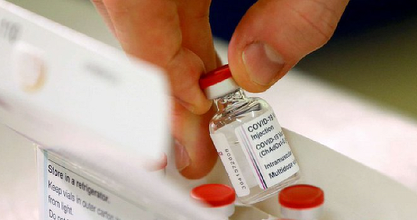 Primele doze de vaccin de la AstraZeneca se distribuie astăzi în ţară