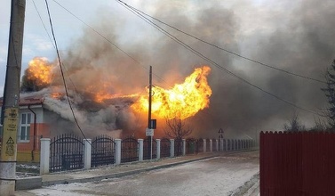 Vaslui – Incendiu la o şcoală din localitatea Poieneşti – FOTO
