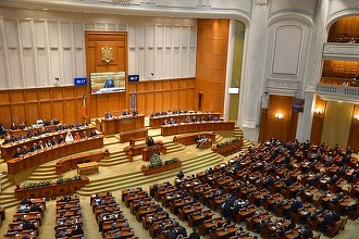 Camera Deputaţilor dă miercuri vptul final pe proiectul de lege pentru aprobarea plafoanelor unor indicatori specificaţi în cadrul fiscal-bugetar pe anul 2021