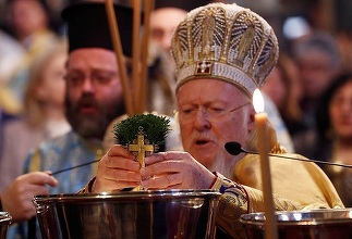 Patriarhul Constantinopolului, mesaj în urma incendiului de la „Matei Balş”: „Suferim împreună cu Biserica soră a României”