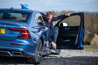 Supermaşini, tururi de pistă rapide şi The Stig în noul sezon al emisiunii „Top Gear” difuzat de History în România, din 1 aprilie – VIDEO