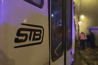 Societatea de Transport Bucureşti anunţă că a scos pe traseu mai multe vehicule de transport în comun, ca urmare a blocării metroului