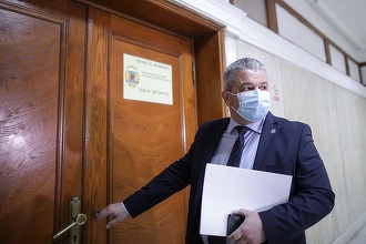Comisia juridică a Senatului a adoptat raport de respingere pentru cererea DNA privind avizarea urmăririi penale în cazul lui Florian Bodog
