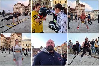 Protest al sportivilor şi pasionaţilor de fitness faţă de închiderea sălilor de sport, la Oradea / Sportivii fac exerciţii, pe muzică, în centrul oraşului – VIDEO