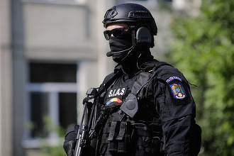 Percheziţii ale poliţiştilor din Giurgiu la trei firme de transport internaţional de călători, într-un dosar vizând eliberarea şi folosirea de teste COVID falsificate