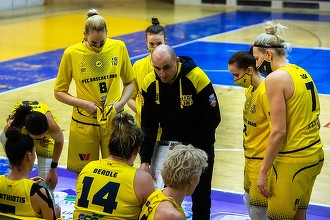 FCC Baschet Arad se califică în semifinale fără jocuri, după ce Phoenix Constanţa are cazuri de Covid-19 în lot